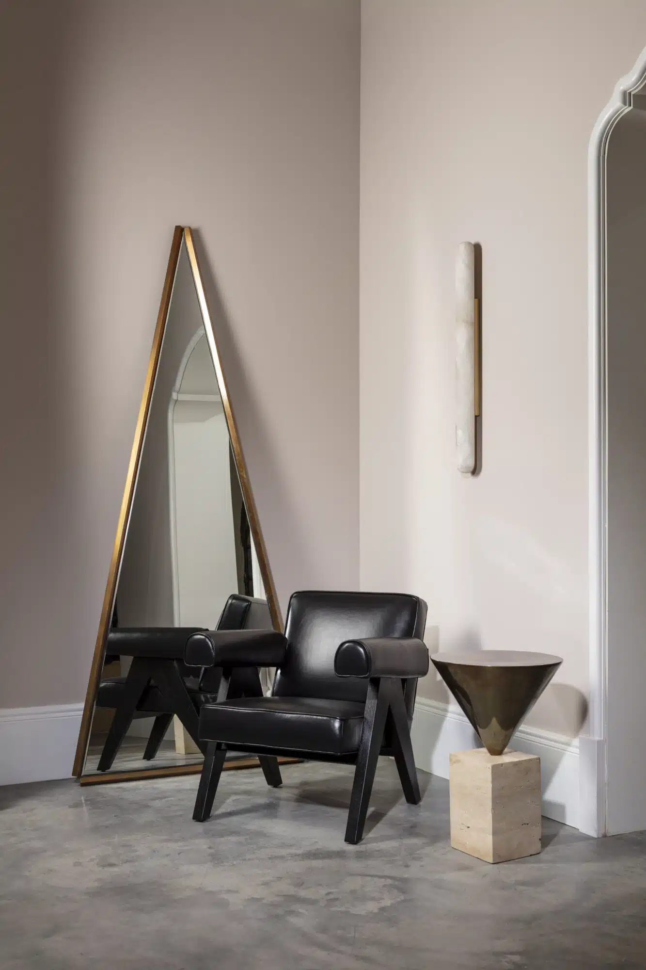 LYA Alabaster Wall Light